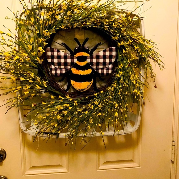 Spring Wreath - Picture 3 of 4